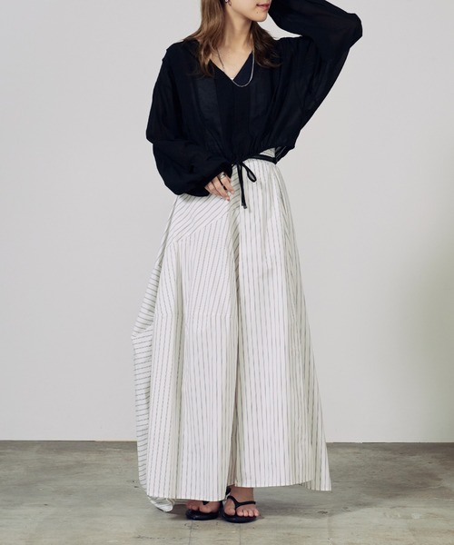 c/est(シーエ)の「c/est/シーエ JORRIE ブラウス 秋物 秋服 2026年秋冬(シャツ/ブラウス・レディース・ブラック/オフホワイト・FREE)」の15枚目の写真