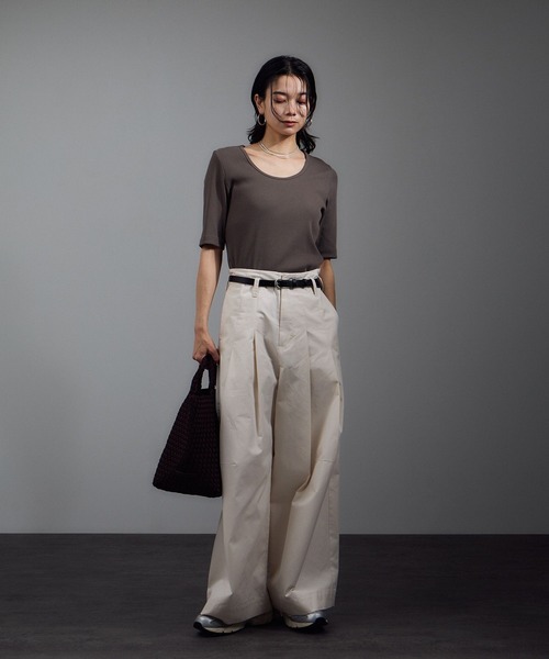 SALON adam et rope'(サロン アダム エ ロペ)の「【W S(ドゥーブル)】レザーオーバルバックルベルト(ベルト・レディース・ブラック/ベージュ系その他・FREE)」の4枚目の写真