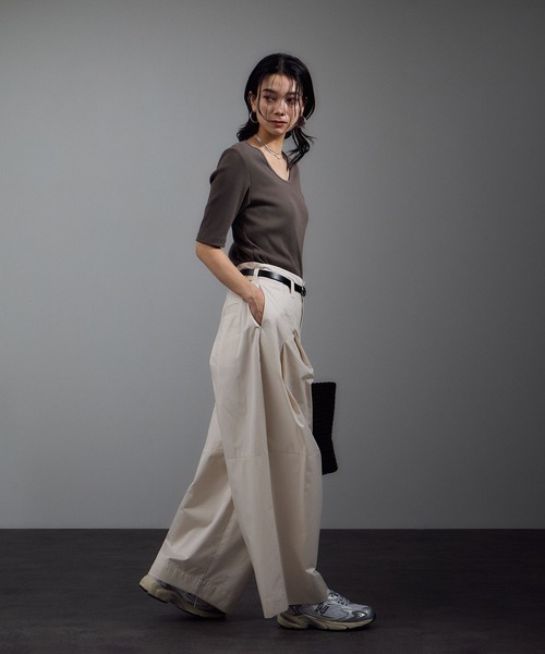 SALON adam et rope'(サロン アダム エ ロペ)の「【W S(ドゥーブル)】レザーオーバルバックルベルト(ベルト・レディース・ブラック/ベージュ系その他・FREE)」の5枚目の写真