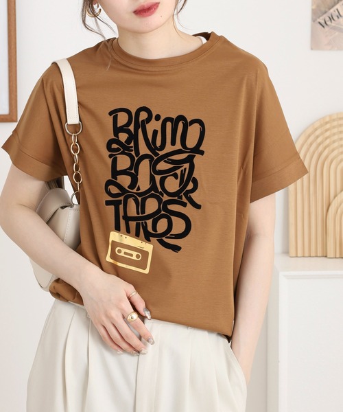 BRODIAEA(ブローディア)の「BRODIAEA 極サラコットンフロッキープリントTシャツ(Tシャツ/カットソー・レディース・ブラック/オフホワイト/ピンク/キャメル/マスタード・40)」の4枚目の写真