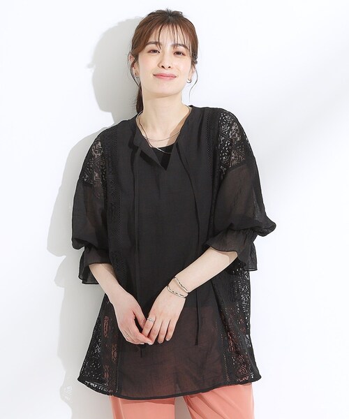 Cutie Blonde（キューティーブロンド）の「【着丈選べる】一枚でこなれ見え サイドレースブラウス（シャツ/ブラウス・レディース・オフホワイト/ブラック・00/11）」の3枚目の写真