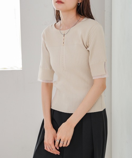 Bab(バブ)の「前後2WAYホールデザインニットトップス(Tシャツ/カットソー・レディース・アイボリー/チャコールグレー/ブラウン/レッド・FREE)」の2枚目の写真