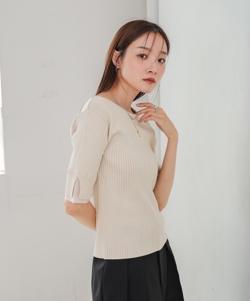 Bab(バブ)の「前後2WAYホールデザインニットトップス(Tシャツ/カットソー・レディース・アイボリー/チャコールグレー/ブラウン/レッド・FREE)」の7枚目の写真