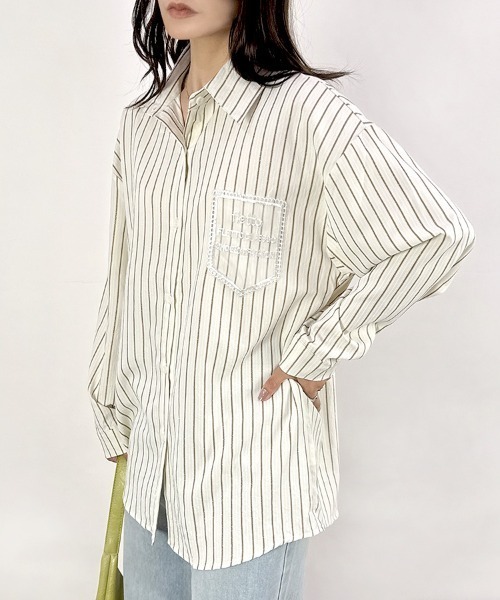 CLOTHY（クロシィ）の「【刺繍ポケットがアクセント◎1枚でサマになる旬シャツ】シアーポケットストライプシャツ（シャツ/ブラウス・レディース・アイボリー/マスタード/オフホワイト・MEDIUM）」の3枚目の写真