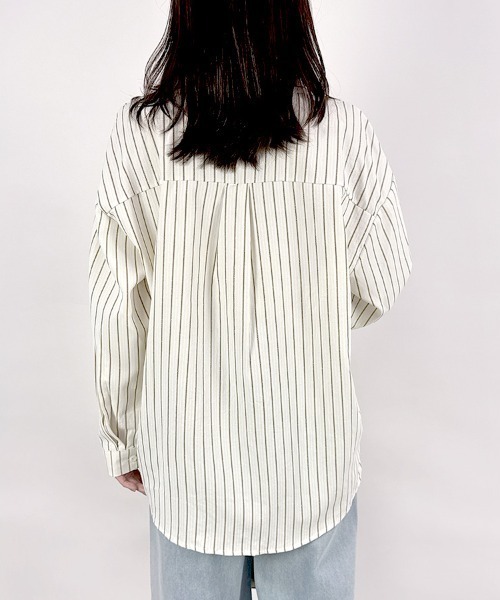CLOTHY（クロシィ）の「【刺繍ポケットがアクセント◎1枚でサマになる旬シャツ】シアーポケットストライプシャツ（シャツ/ブラウス・レディース・アイボリー/マスタード/オフホワイト・MEDIUM）」の12枚目の写真