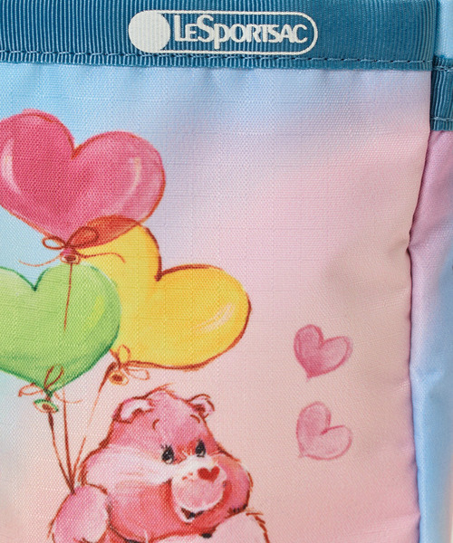 LeSportsac(レスポートサック)の「MINI PHONE CROSSBODY ケアベアレインボー(ショルダーバッグ・レディース・ブルー・FREE)」の3枚目の写真