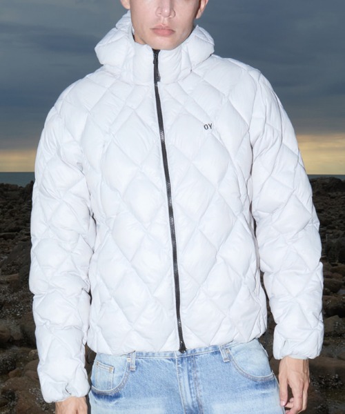 OY(オーワイ)の「『OY/オーワイ』DIAMOND QUILTED CURVED PANEL LIGHTWEIGHT PUFFER JACKET/ダイアモンドキルトカーブ パネルライトダウン(ダウンジャケット/コート・レディース・ブラック/ライトグレー・L)」の2枚目の写真