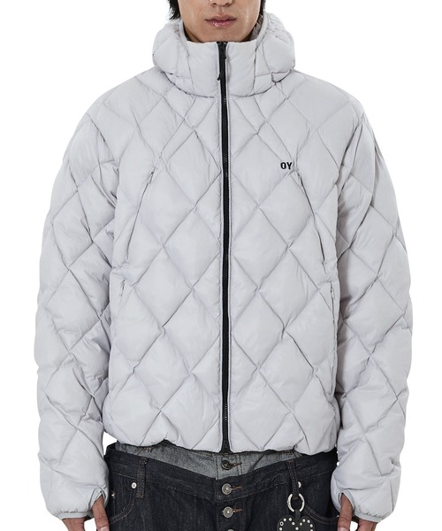 OY(オーワイ)の「『OY/オーワイ』DIAMOND QUILTED CURVED PANEL LIGHTWEIGHT PUFFER JACKET/ダイアモンドキルトカーブ パネルライトダウン(ダウンジャケット/コート・レディース・ブラック/ライトグレー・L)」の16枚目の写真