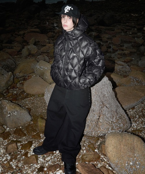 OY(オーワイ)の「『OY/オーワイ』DIAMOND QUILTED CURVED PANEL LIGHTWEIGHT PUFFER JACKET/ダイアモンドキルトカーブ パネルライトダウン(ダウンジャケット/コート・レディース・ブラック/ライトグレー・L)」の9枚目の写真