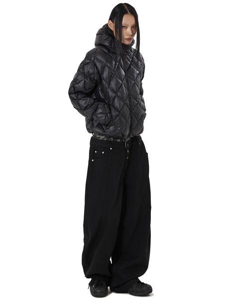 OY(オーワイ)の「『OY/オーワイ』DIAMOND QUILTED CURVED PANEL LIGHTWEIGHT PUFFER JACKET/ダイアモンドキルトカーブ パネルライトダウン(ダウンジャケット/コート・レディース・ブラック/ライトグレー・L)」の12枚目の写真