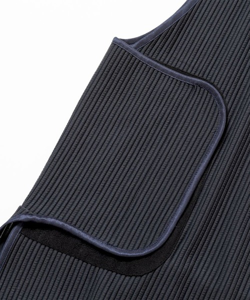 meanswhile(ミーンズワイル)の「Uneven Fabric Conditioning Vest(ベスト・メンズ・ネイビー/オフホワイト・4(XL)/3(L)/2(M))」の11枚目の写真