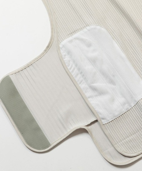meanswhile(ミーンズワイル)の「Uneven Fabric Conditioning Vest(ベスト・メンズ・ネイビー/オフホワイト・4(XL)/3(L)/2(M))」の7枚目の写真