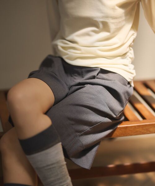 CRAFT STANDARD BOUTIQUE(クラフトスタンダードブティック)の「ロールアップハーフパンツ(その他パンツ・レディース・ベージュ/チャコールグレー・FREE)」の8枚目の写真