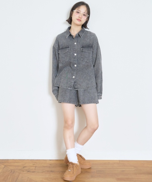 LOVETOXIC（ラブトキシック）の「デニムシャツセットアップ（セットアップ・キッズ・ブラック/ブルー・M:150cm/S:140cm/L:160cm/130cm）」の4枚目の写真