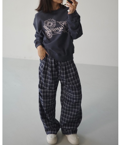 JUMELLE（ジュメロ）の「刺繍ロゴスウェット（スウェット・レディース・ネイビー/アイボリー・FREE）」の18枚目の写真