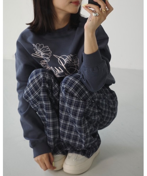 JUMELLE（ジュメロ）の「刺繍ロゴスウェット（スウェット・レディース・ネイビー/アイボリー・FREE）」の19枚目の写真