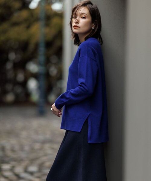ICB(アイシービー)の「ソフトカシミヤミックス クルーネックニット(ニット/セーター・レディース・ライトイエロー系/ブルー系/ブラック系/イエロー系/レッド系・LARGE)」の13枚目の写真