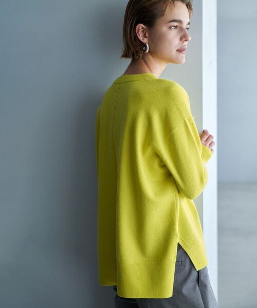 ICB(アイシービー)の「ソフトカシミヤミックス クルーネックニット(ニット/セーター・レディース・ライトイエロー系/ブルー系/ブラック系/イエロー系/レッド系・LARGE)」の21枚目の写真