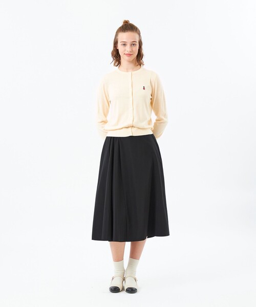 MACKINTOSH PHILOSOPHY（ﾏｯｷﾝﾄｯｼｭ ﾌｨﾛｿﾌｨｰ）の「【WEB&一部店舗限定】バッキンガムベア ワッペンニットカーディガン（カーディガン/ボレロ・レディース・ブラック/ホワイト系その他/パープル系その他4/ダークネイビー/ブラウン/グレー系その他2・38）」の15枚目の写真