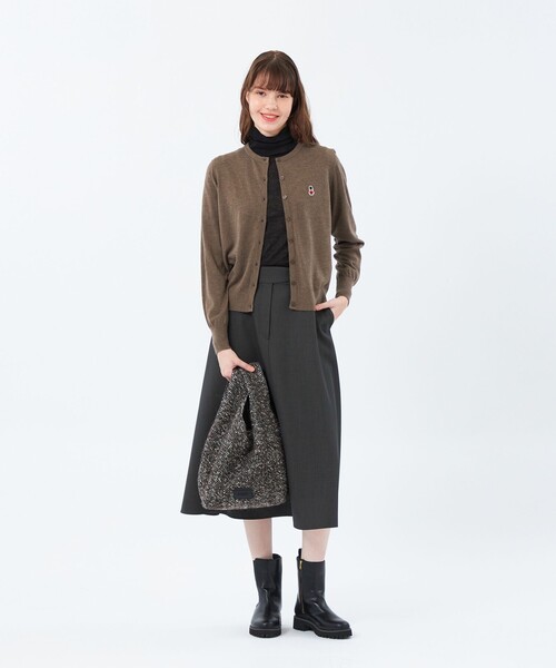 MACKINTOSH PHILOSOPHY（ﾏｯｷﾝﾄｯｼｭ ﾌｨﾛｿﾌｨｰ）の「【WEB&一部店舗限定】バッキンガムベア ワッペンニットカーディガン（カーディガン/ボレロ・レディース・ブラック/ホワイト系その他/パープル系その他4/ダークネイビー/ブラウン/グレー系その他2・38）」の20枚目の写真