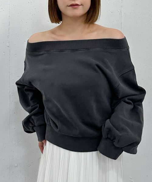 archives（アルシーヴ）の「ピグメントオフショルスウェット（スウェット・レディース・ブラウン/チャコールグレー/アイボリー・MEDIUM）」の18枚目の写真