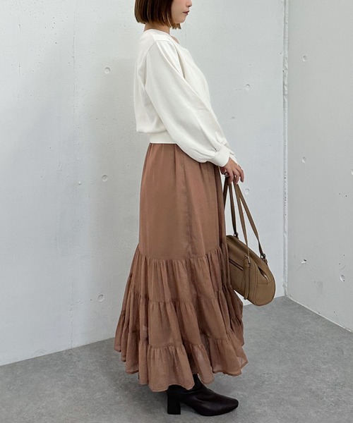 archives（アルシーヴ）の「ピグメントオフショルスウェット（スウェット・レディース・ブラウン/チャコールグレー/アイボリー・MEDIUM）」の15枚目の写真