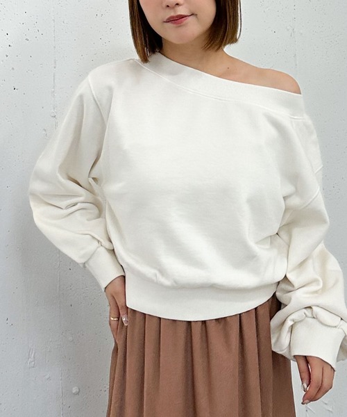 archives（アルシーヴ）の「ピグメントオフショルスウェット（スウェット・レディース・ブラウン/チャコールグレー/アイボリー・MEDIUM）」の9枚目の写真