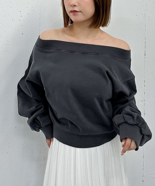 archives（アルシーヴ）の「ピグメントオフショルスウェット（スウェット・レディース・ブラウン/チャコールグレー/アイボリー・MEDIUM）」の17枚目の写真