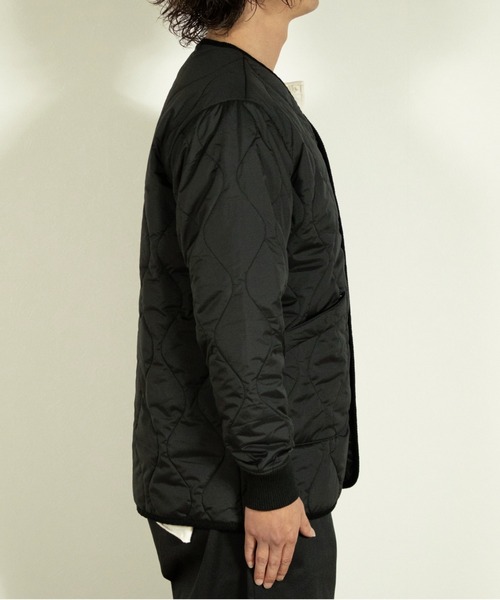 UNIVERSAL OVERALL（ユニバーサルオーバーオール）の「QUILT JACKET / キルトジャケット / キルティングジャケット（ノーカラーコート・メンズ・エメラルド/ブラック・M/L）」の10枚目の写真