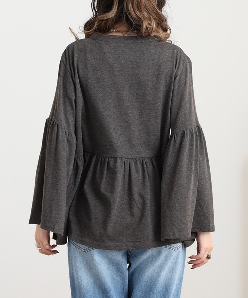 atONE(アットワン)の「ペプラムギャザーブラウス風カットソー(Tシャツ/カットソー・レディース・チャコールグレー/ブラック・M-L/4L~5L/LL~3L)」の13枚目の写真