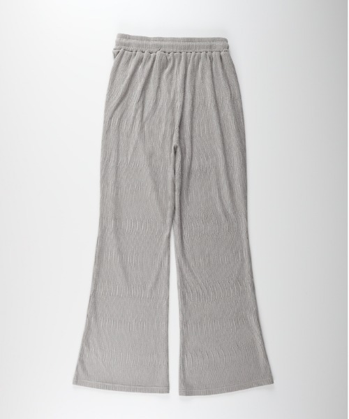 Right-on(ライトオン)の「【HONEYSUCKLE ROSE】ベロア楊柳フレアパンツ(楊柳/ベロア/フレアパンツ/シルエット/リラックス感)(その他パンツ・レディース・ブラック/カーキブラウン/ライトグレー・S/M/L)」の4枚目の写真