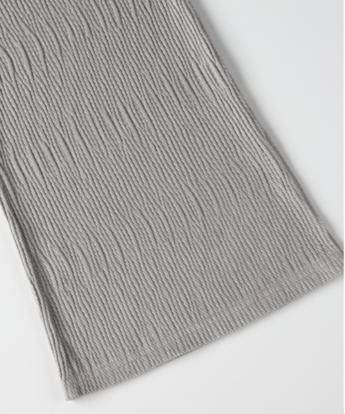 Right-on(ライトオン)の「【HONEYSUCKLE ROSE】ベロア楊柳フレアパンツ(楊柳/ベロア/フレアパンツ/シルエット/リラックス感)(その他パンツ・レディース・ブラック/カーキブラウン/ライトグレー・S/M/L)」の6枚目の写真