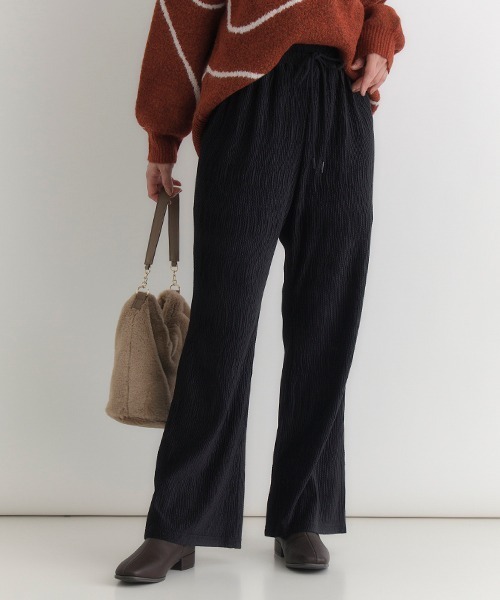 Right-on(ライトオン)の「【HONEYSUCKLE ROSE】ベロア楊柳フレアパンツ(楊柳/ベロア/フレアパンツ/シルエット/リラックス感)(その他パンツ・レディース・ブラック/カーキブラウン/ライトグレー・S/M/L)」の9枚目の写真