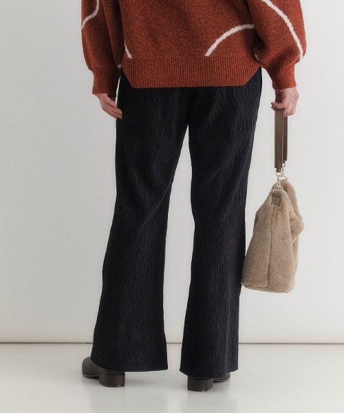 Right-on(ライトオン)の「【HONEYSUCKLE ROSE】ベロア楊柳フレアパンツ(楊柳/ベロア/フレアパンツ/シルエット/リラックス感)(その他パンツ・レディース・ブラック/カーキブラウン/ライトグレー・S/M/L)」の11枚目の写真