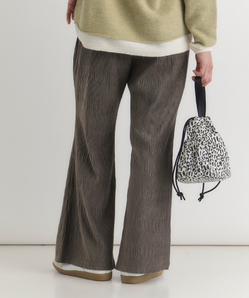 Right-on(ライトオン)の「【HONEYSUCKLE ROSE】ベロア楊柳フレアパンツ(楊柳/ベロア/フレアパンツ/シルエット/リラックス感)(その他パンツ・レディース・ブラック/カーキブラウン/ライトグレー・S/M/L)」の21枚目の写真