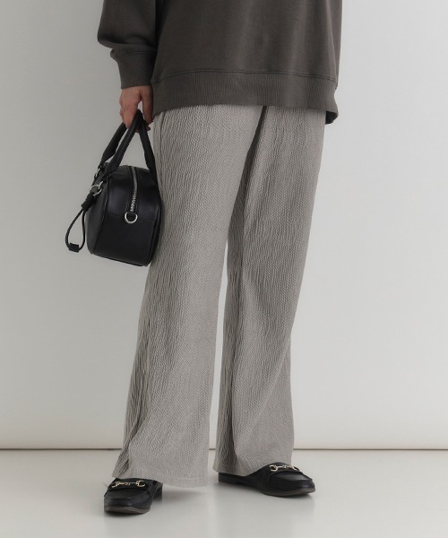 Right-on(ライトオン)の「【HONEYSUCKLE ROSE】ベロア楊柳フレアパンツ(楊柳/ベロア/フレアパンツ/シルエット/リラックス感)(その他パンツ・レディース・ブラック/カーキブラウン/ライトグレー・S/M/L)」の14枚目の写真