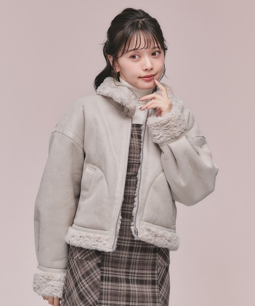fupel(フぺル)の「2way fur mouton coat / 2way ファームートンコート(ムートンコート・レディース・アイボリー/グレイッシュベージュ・FREE)」の4枚目の写真