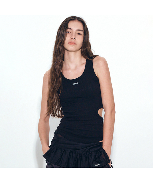 NICK&NICOLE(ニックアンドニコール)の「OPENING SLEEVELESS TOP_BLACK(Tシャツ/カットソー・レディース・ブラック・FREE)」の1枚目の写真