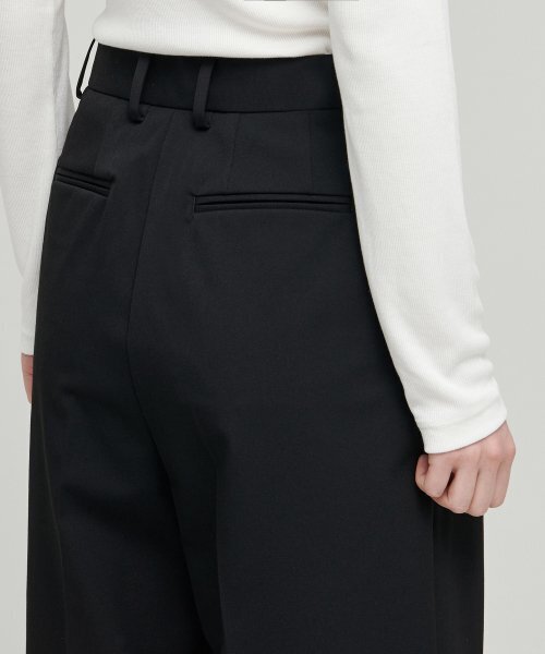 MUSINSA STANDARD WOMAN（ムシンサスタンダードウーマン）の「ウーマンズワイドバミューダ隠しバンディングハーフスラックス[ブラック]（スラックス・レディース・その他・34/32/30/31/24/25/26/27/28/29）」の8枚目の写真