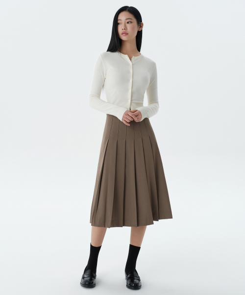 MUSINSA STANDARD WOMAN(ムシンサスタンダードウーマン)の「レディースプリーツミディスカート【ライトブラウン】(スカート・レディース・その他・SMALL/MEDIUM/LARGE/X-SMALL)」の1枚目の写真