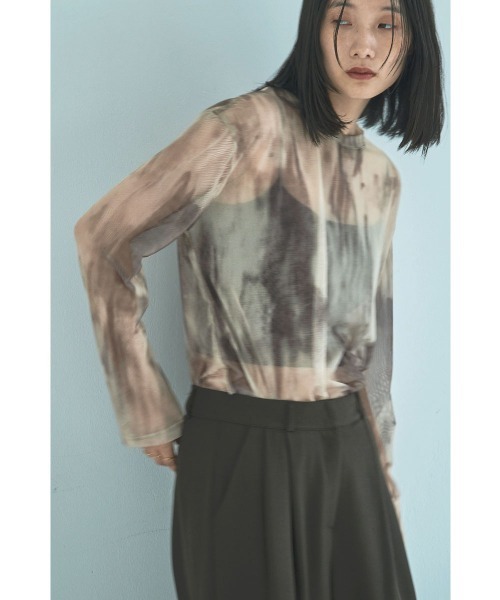 marjour（マージュール）の「NUANCE PATTERN SHEER MESH TEE（Tシャツ/カットソー・レディース・ブルー/ベージュ・M）」の2枚目の写真