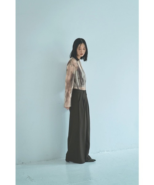 marjour（マージュール）の「NUANCE PATTERN SHEER MESH TEE（Tシャツ/カットソー・レディース・ブルー/ベージュ・M）」の5枚目の写真