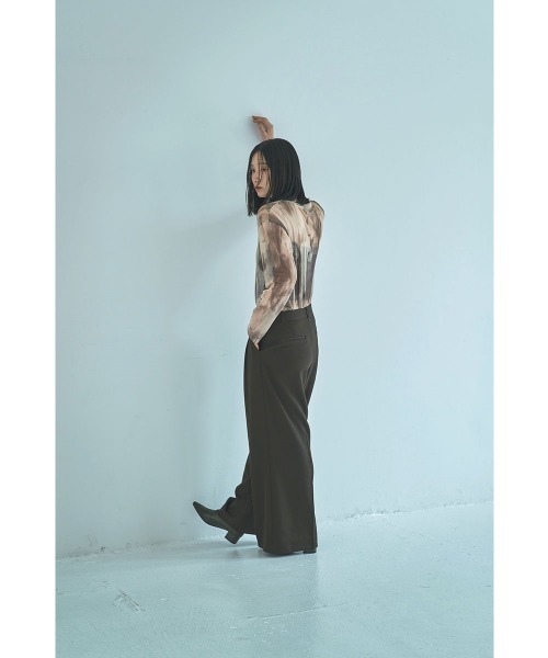 marjour（マージュール）の「NUANCE PATTERN SHEER MESH TEE（Tシャツ/カットソー・レディース・ブルー/ベージュ・M）」の6枚目の写真