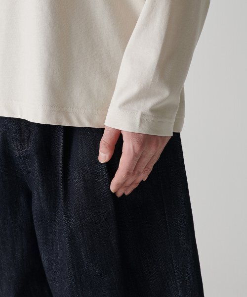 MUSINSA STANDARD（ムシンサスタンダード）の「[クールタンダード] クルーネック長袖Tシャツ [エクリュ]（Tシャツ/カットソー・メンズ・その他・XX-LARGE/MEDIUM/LARGE/X-LARGE/XXX-LARGE）」の6枚目の写真