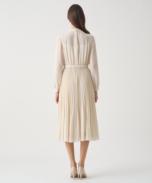 ANAYI（アナイ）の「【Eternal Line 2026】シアードビープリーツボウ ワンピース（ワンピース・レディース・ブルー/アイボリー/ネイビー/ピンク・36/38/34）」の7枚目の写真