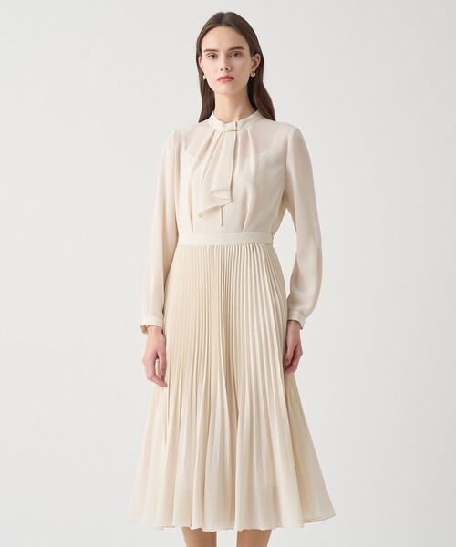 ANAYI（アナイ）の「【Eternal Line 2026】シアードビープリーツボウ ワンピース（ワンピース・レディース・ブルー/アイボリー/ネイビー/ピンク・36/38/34）」の8枚目の写真