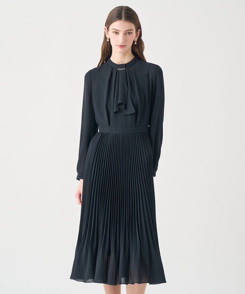 ANAYI（アナイ）の「【Eternal Line 2026】シアードビープリーツボウ ワンピース（ワンピース・レディース・ブルー/アイボリー/ネイビー/ピンク・36/38/34）」の17枚目の写真