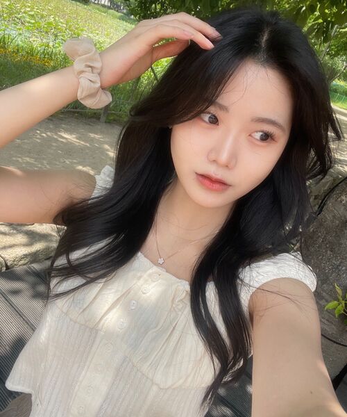 ARI(アリ)の「CUDDLY SLEEVELESS TOP / BEIGE(シャツ/ブラウス・レディース・ベージュ・FREE)」の4枚目の写真