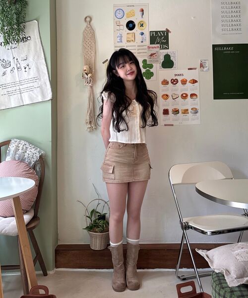 ARI(アリ)の「CUDDLY SLEEVELESS TOP / BEIGE(シャツ/ブラウス・レディース・ベージュ・FREE)」の9枚目の写真