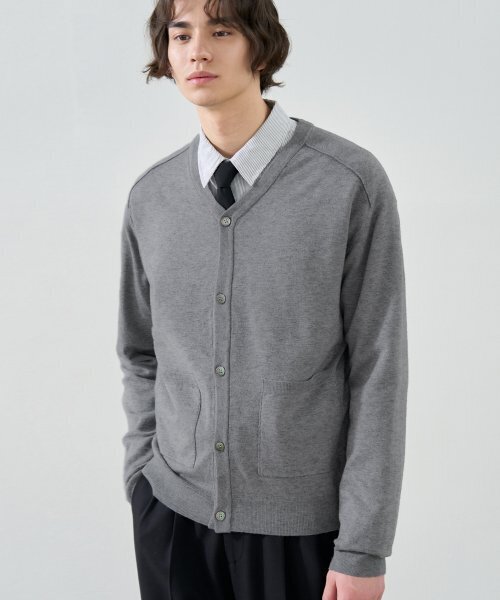DRAW FIT（ドローフィット）の「ソフトPBTニンブルVネックカーディガン[グレー]（カーディガン/ボレロ・メンズ・その他・MEDIUM/LARGE/X-LARGE）」の2枚目の写真